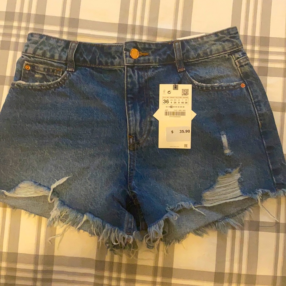 Mid Rise Relaxed Shorts size 4 New with tags